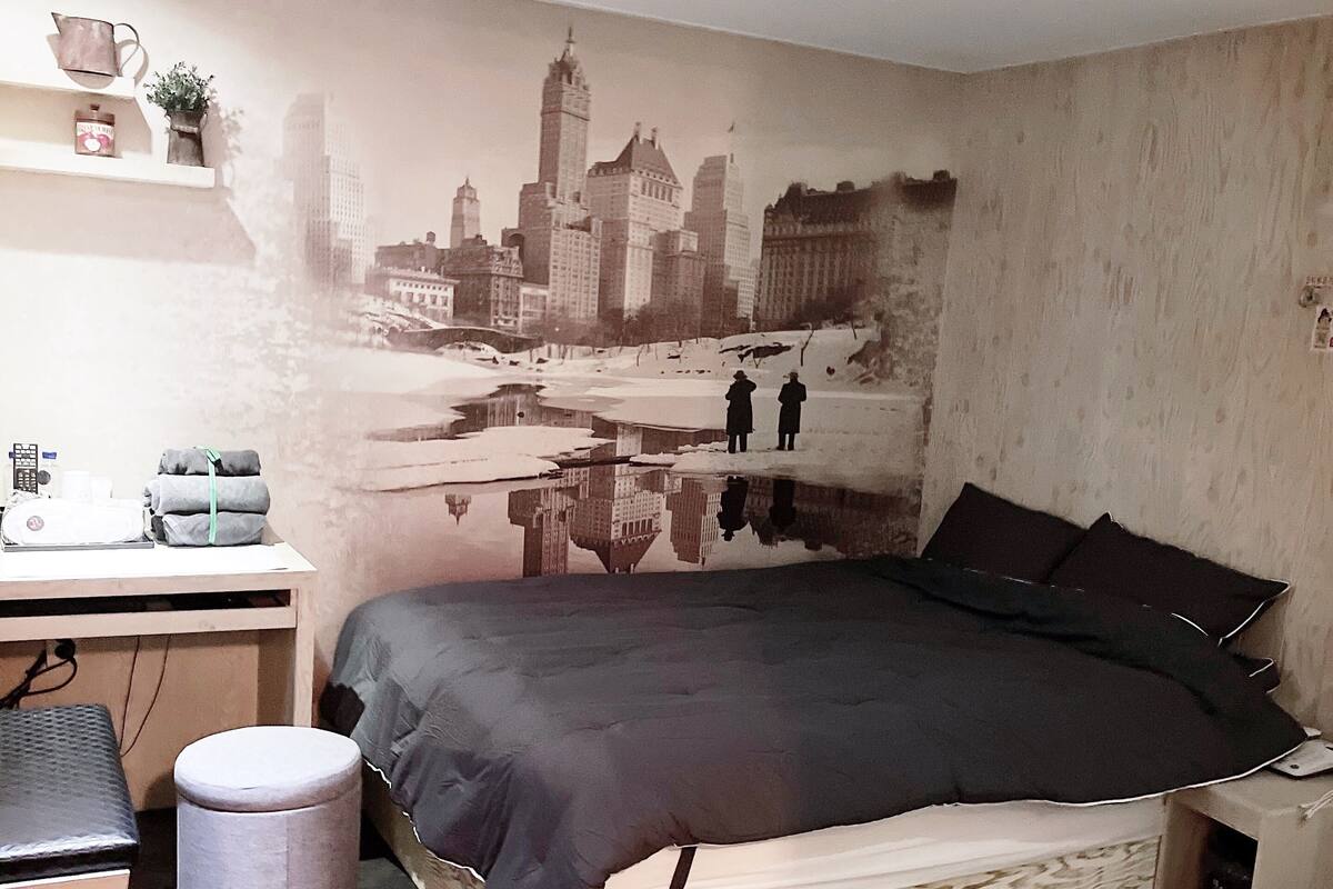 Premium bedding, individually decorated, individually furnished, desk