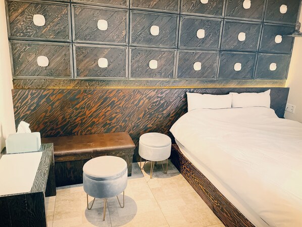 Premium bedding, individually decorated, individually furnished, desk