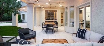 Handsome Modern • Pool, Putt, Views, Near Taliesin