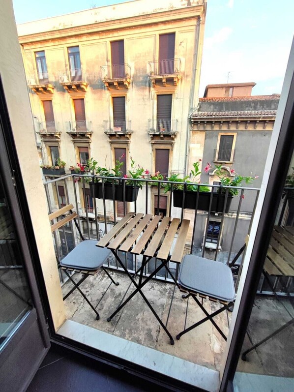 تناول الطعام بالخارج