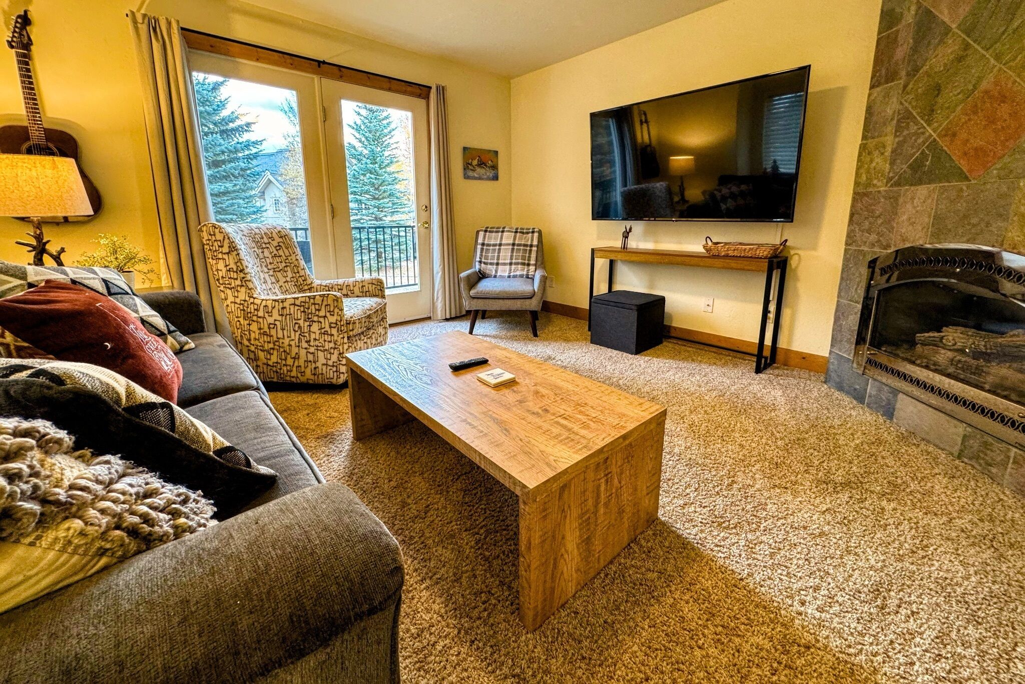 Smart TV, fireplace, offices