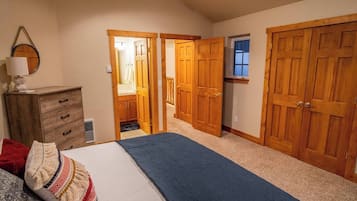 3 habitaciones, escritorio, wifi gratis y ropa de cama