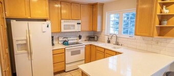 Beautiful townhome on Ski Hill Road, 1 mile from Driggs + 11 miles from Grand Targhee