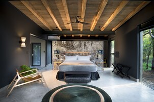 Free minibar items, in-room safe, laptop workspace, blackout drapes