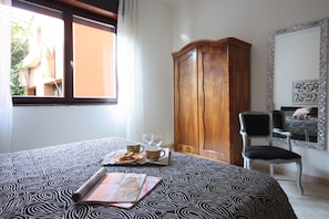 2 Schlafzimmer, Bügeleisen/Bügelbrett