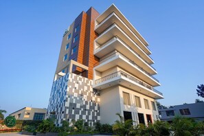 Kiến trúc tòa nhà