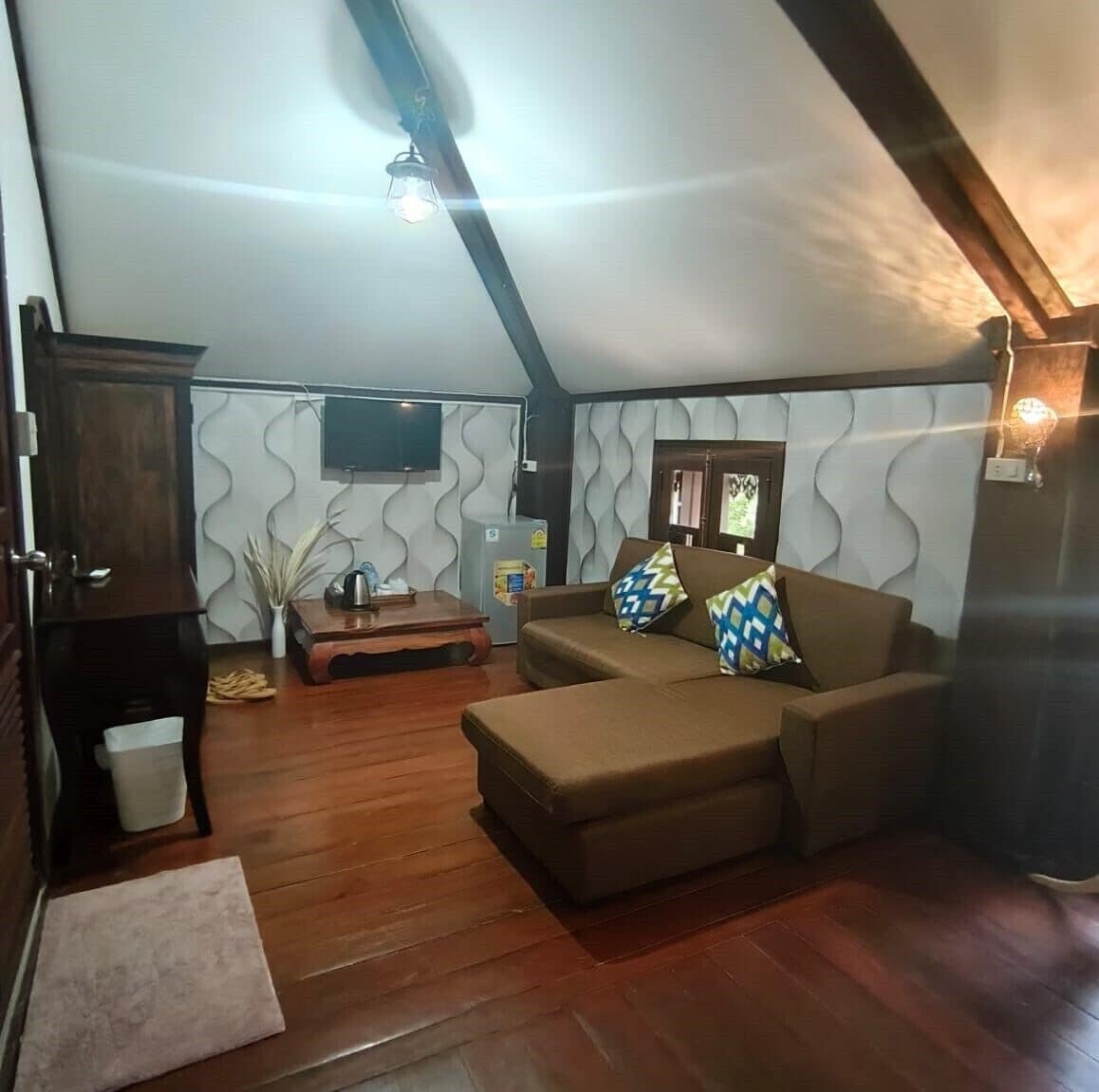 Standard Triple Room | In-room safe, bed sheets