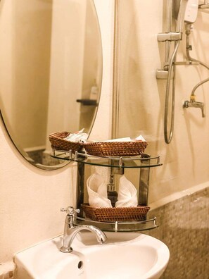 Standard Double Room | Bathroom