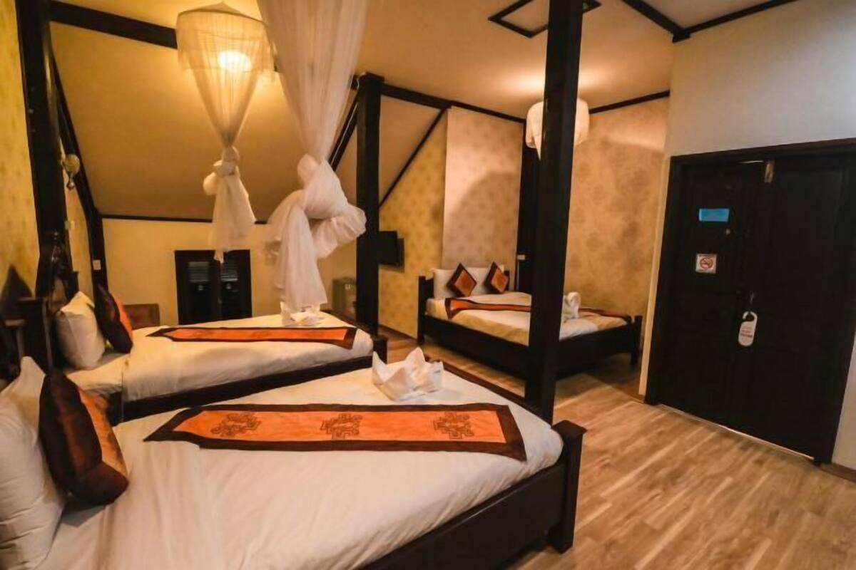 In-room safe, bed sheets
