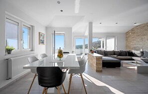 Dining - Amazing apartment in Murter with WiFi (Murter)