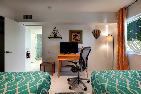 3 bedrooms, desk, iron/ironing board, WiFi (free)