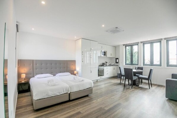 Premium bedding, iron/ironing board, free WiFi, bed sheets - Portotem Classic (Porto)