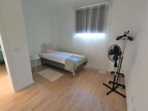 2 quartos, Wi-Fi de cortesia, roupa de cama