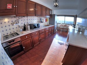 Réfrigérateur, micro-ondes, four, lave-vaisselle