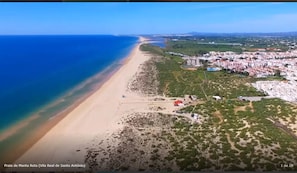 Na praia