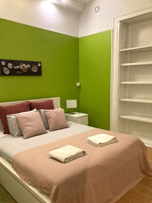 2 slaapkamers, een strijkplank/strijkijzer, gratis wifi, beddengoed