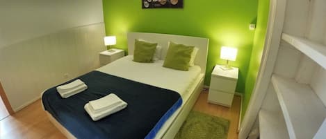 2 chambres, fer et planche à repasser, Wi-Fi, draps fournis