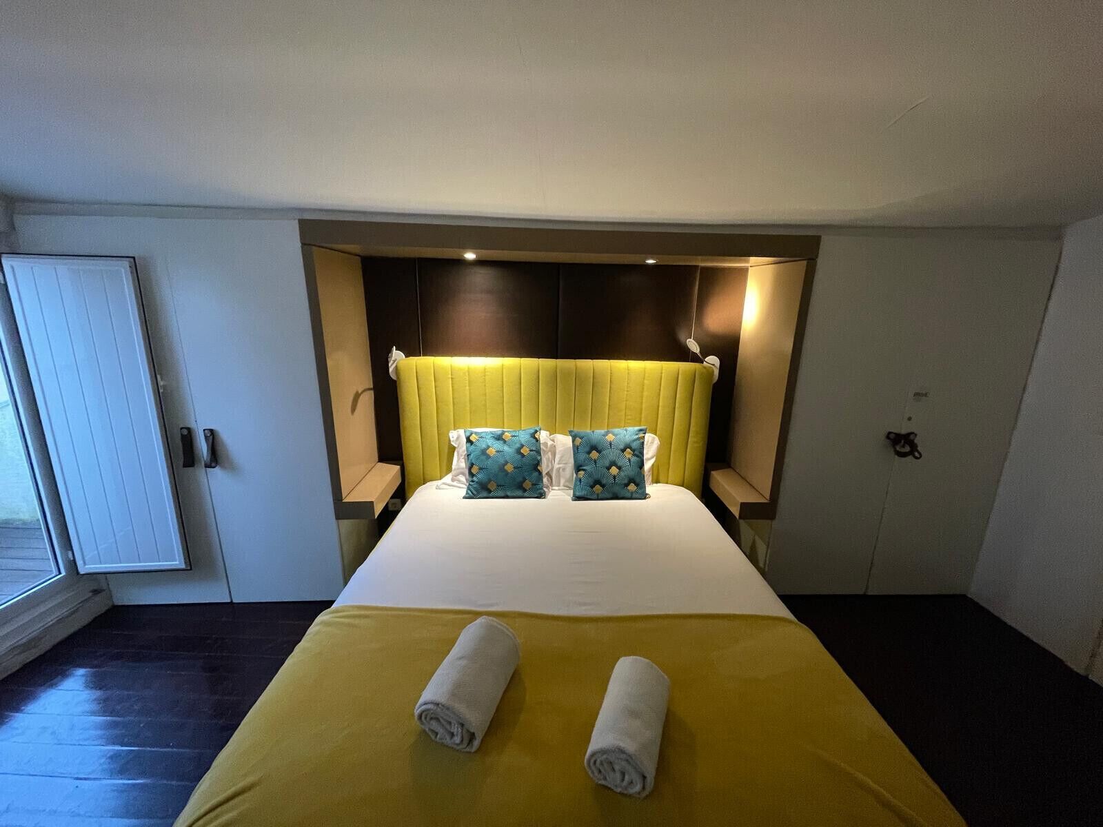 2 chambres, fer et planche à repasser, Wi-Fi gratuit, draps fournis