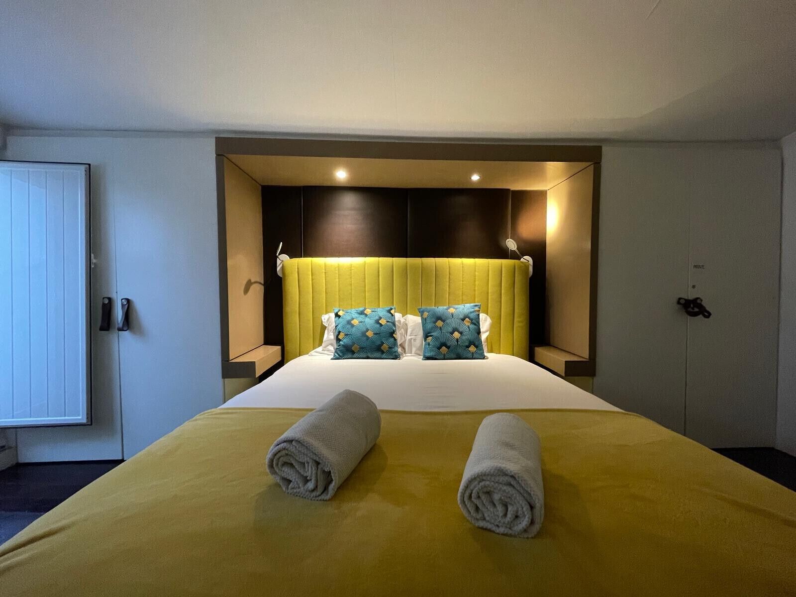2 habitaciones, tabla de planchar con plancha y wifi gratis 