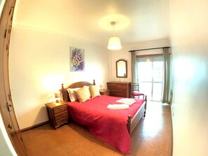 3 habitaciones, tabla de planchar con plancha y wifi gratis