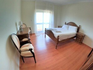4 bedrooms, free WiFi, bed sheets