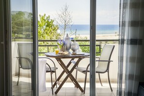 Quarto casal standard, vista para o mar | Terraço/pátio