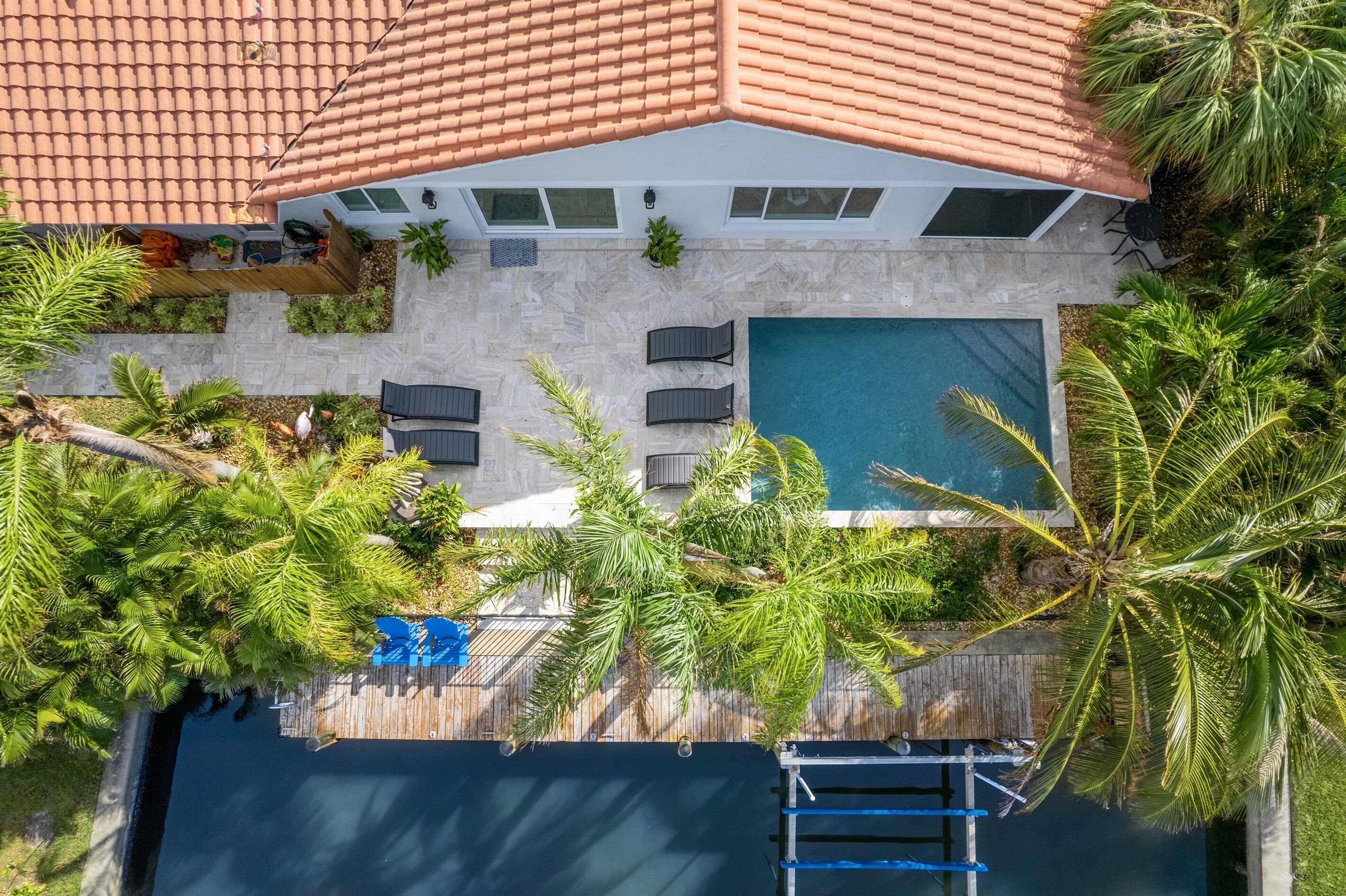 Ychous Key Royale by Beach Boutique Rentals