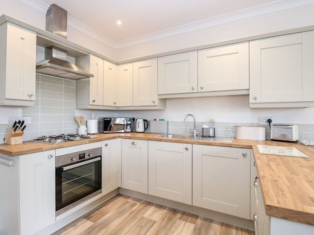 ๋์ฅ๊ณ , ์๊ธฐ ์ธ์ฒ๊ธฐ, ์ ๊ธฐ ์ฃผ์ ์, ํ ์คํฐ