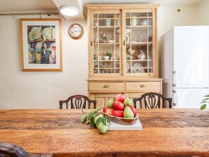 Fridge, dishwasher, electric kettle, toaster - Aluric's Hall (Minehead)