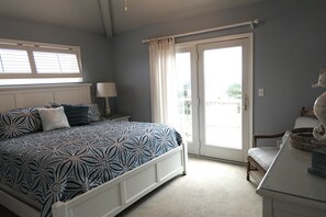 6 bedrooms, iron/ironing board, free WiFi, bed sheets - Comfortable, Pet Friendly, Private Heated Pool and lots of other amenities!! (South Nags Head)