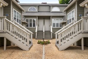 Exterior detail - Kingston Cumberland 6D split level loft,pool,Beach (Myrtle Beach)