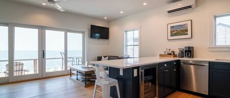Fridge, oven, dishwasher, coffee/tea maker