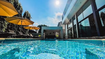 Udendørs pool
