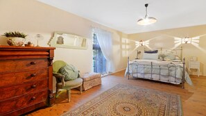 4 Schlafzimmer, Bügeleisen/Bügelbrett, Reisekinderbett, WLAN