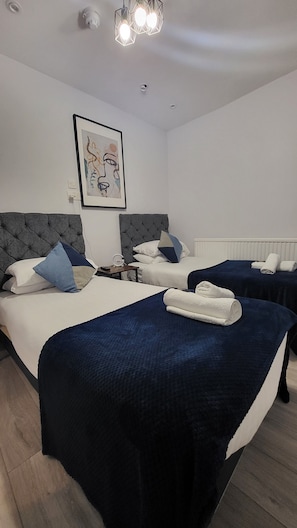 Comfort-Zweibettzimmer | Kostenloses WLAN, Bettwäsche