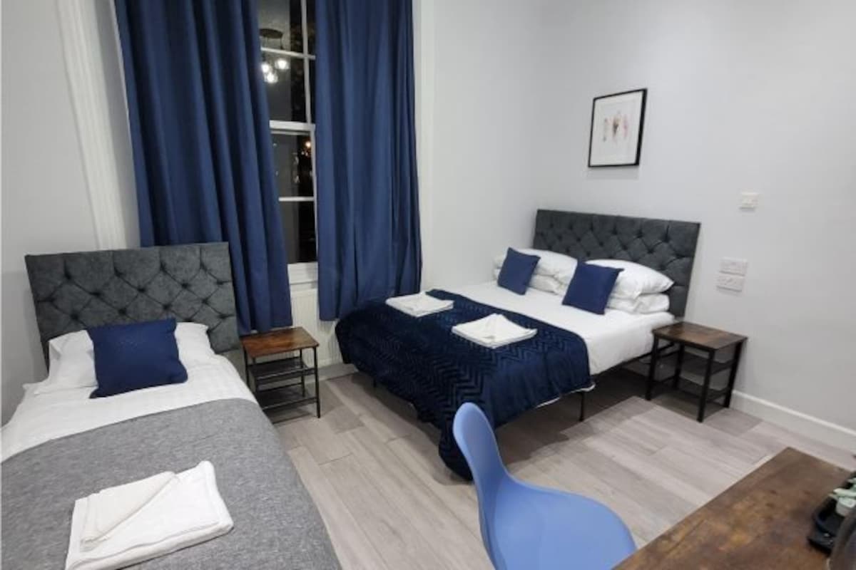 WiFi (free), bed sheets