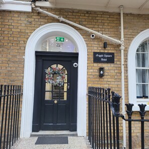 Front of property - Argyle Square Hotel (London)