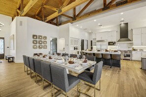 Dining - Stallion Estate Lazy River, Bowling & Theater (Indio)