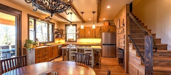 Close to Wolf Creek, Private San Juan River Frontage, Quiet! A/C