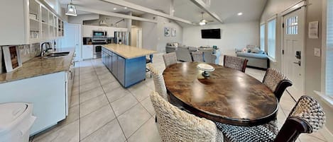 House (5 Bedrooms) | Property amenity