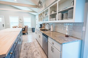 House (5 Bedrooms) | Property amenity