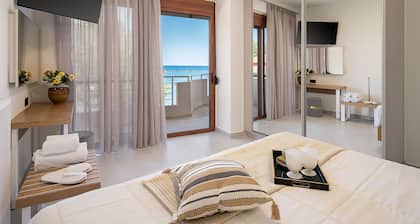 ELIA SEASIDE NEA CHORA
