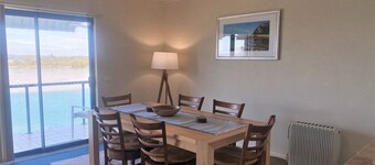 Estuary - Estuary - Chasing water views? TOP floor unit certainly delivers this & more!