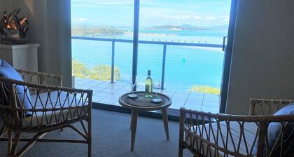 Estuary - Chasing water views? TOP floor unit certainly delivers this & more!