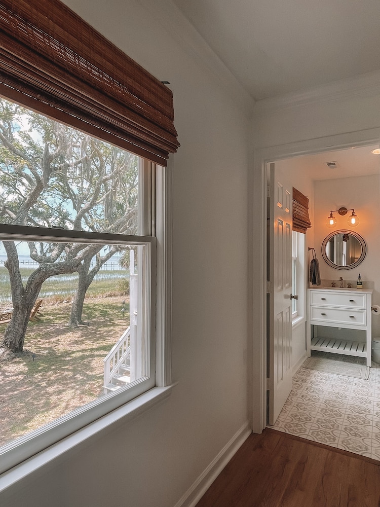 Waterfront Secluded Wild Horses Pet Friendly 30+ day discount