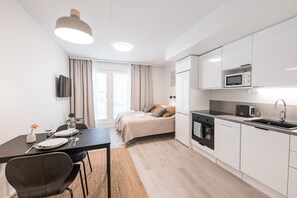Studio | Private kitchen | Fridge, microwave, stovetop, dishwasher - Forenom Apartments Jyväskylä Vaasankatu (Jyväskylä)