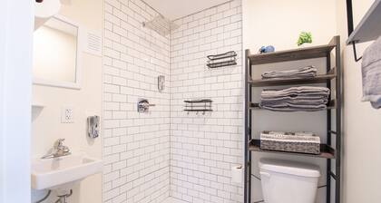 Cozy, contemporary, studio near all things Concord!