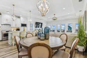 Dining - Welcome to Livin Lavish! (St. George)