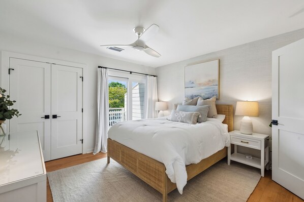 3 habitaciones, escritorio, tabla de planchar con plancha y wifi gratis