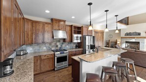Coffee/tea maker, fridge, microwave, oven - Half-Mile to Keystone Base Area! Incredible Slope Views, Private Hot Tub (Keystone)
